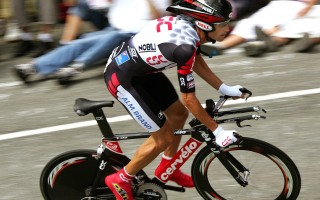 梅西有没有超越马拉多纳？梅西连过五人马拉多纳？